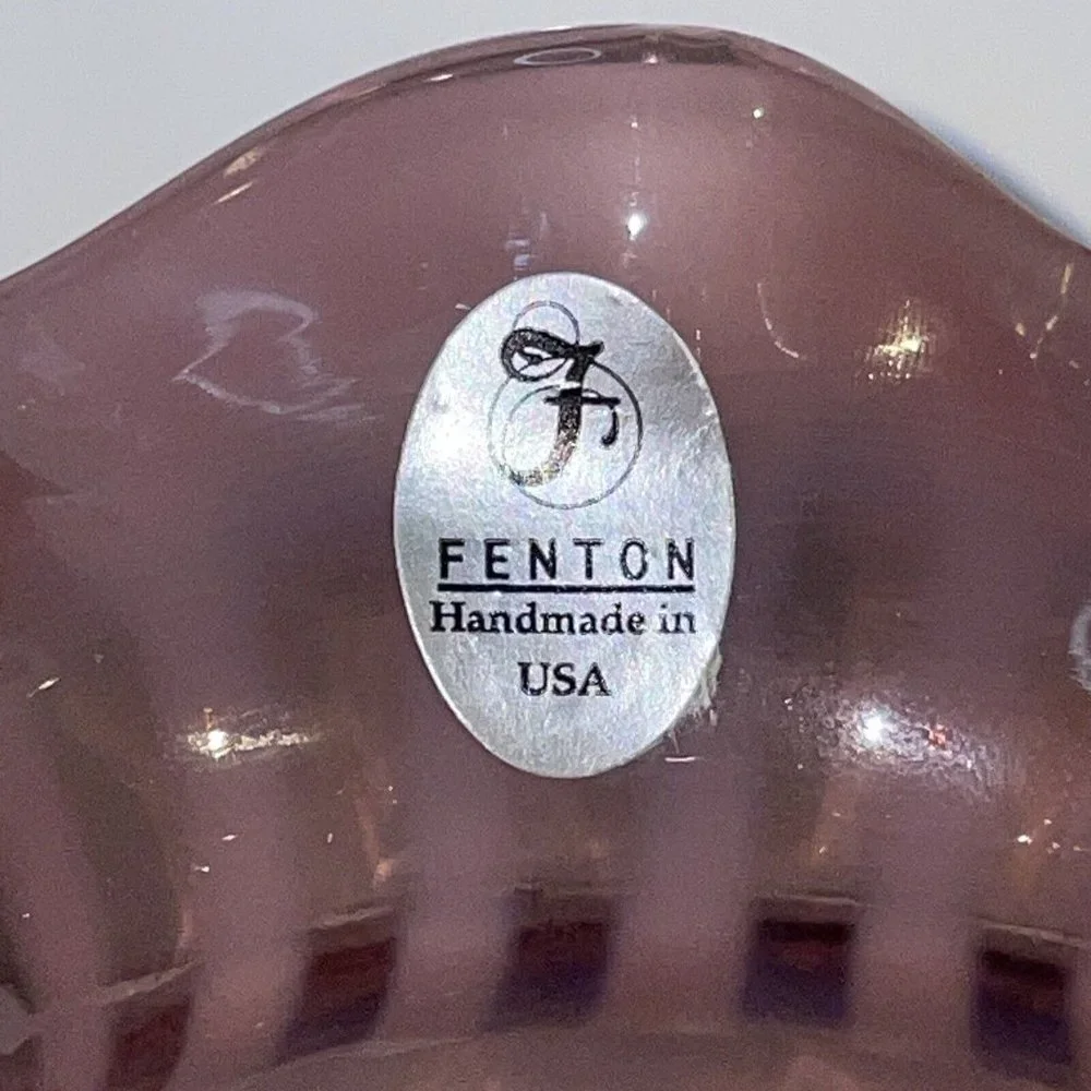 Gerorge Fenton Signed Amethyst Plum Purple‎ Iridescent Striped Ribbed Vase G50